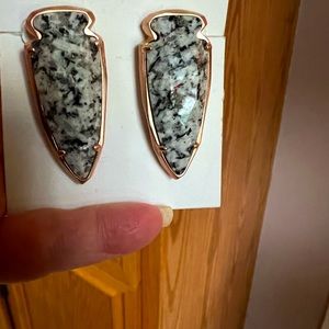 Kendra Scott granite and rose gold Kathryn earrings